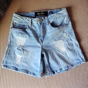 Indigo Rein curvy 5/26 light bue stretch denim wash distressed